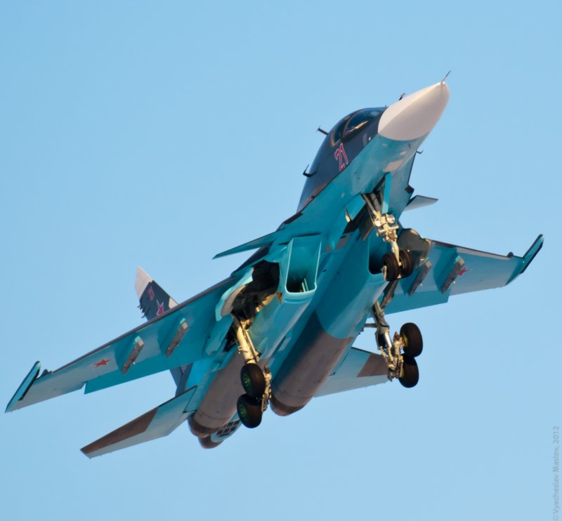 Су-34 бомбардировщик