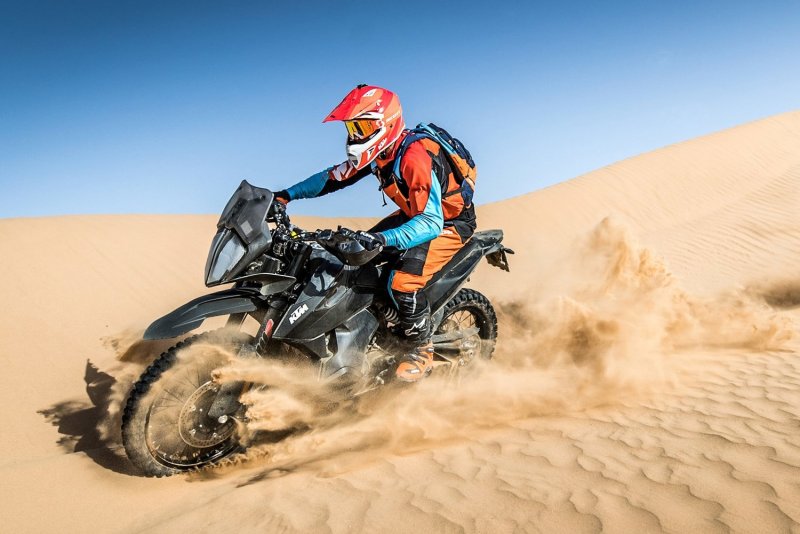 KTM 990 Adventure в пустыне