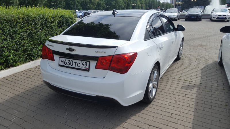Chevrolet Cruze черный седан