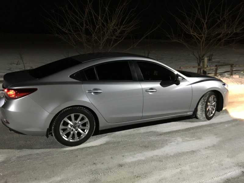 Mazda 6 серебристая