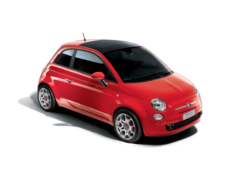 Четырехдверный хэтчбек Fiat 500