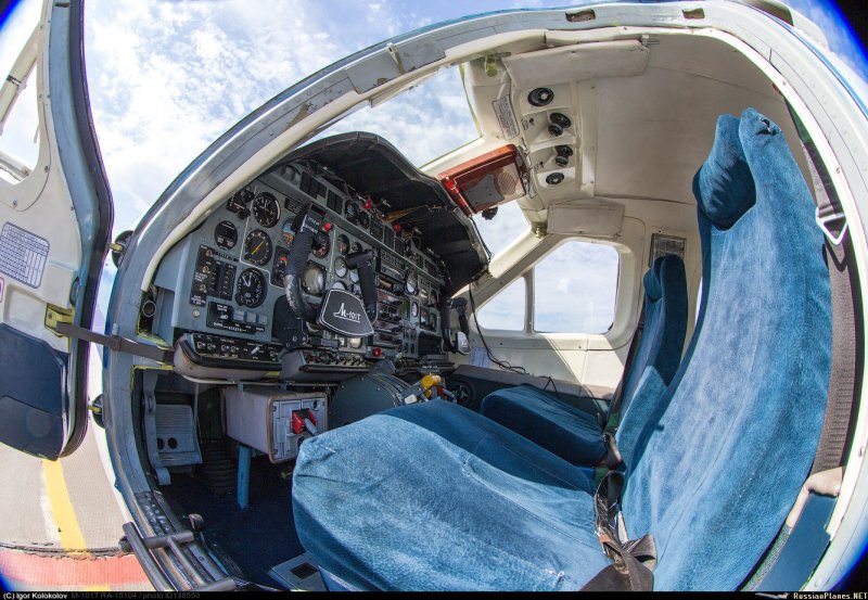 Самолет м101т Сокол