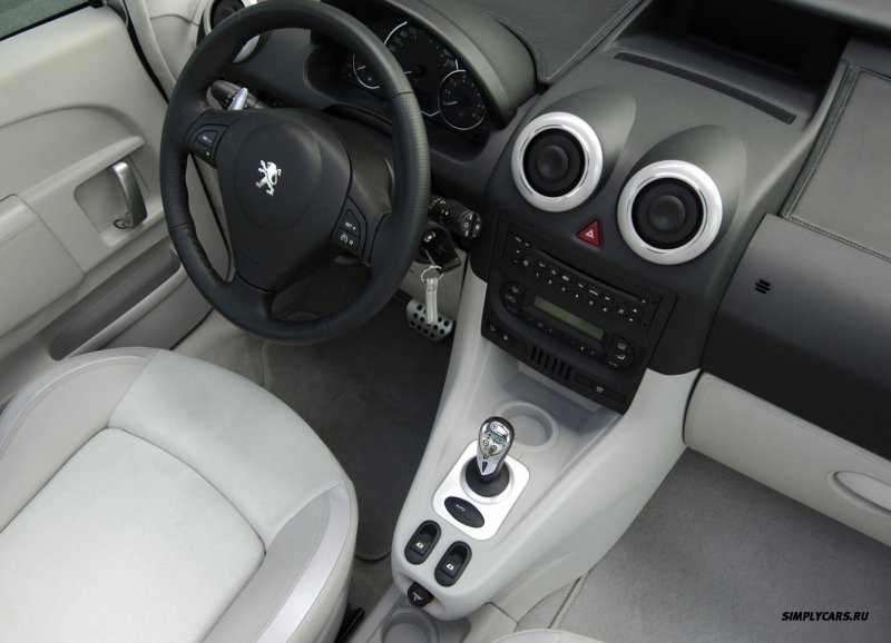 Peugeot 1007 салон