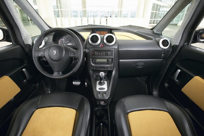 Peugeot 1007 салон