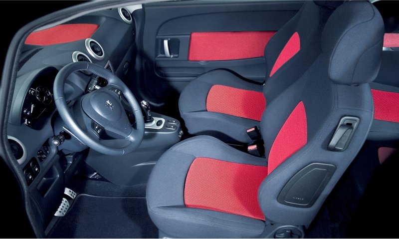 Peugeot 1007 backseats