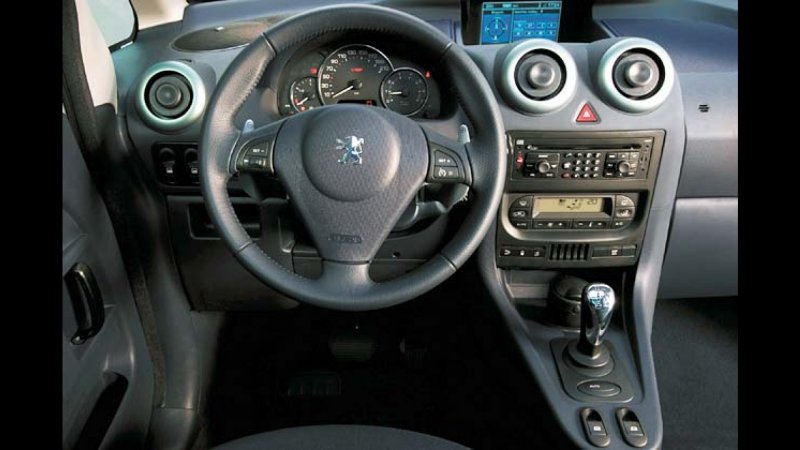 Peugeot 1007, 2005 салон