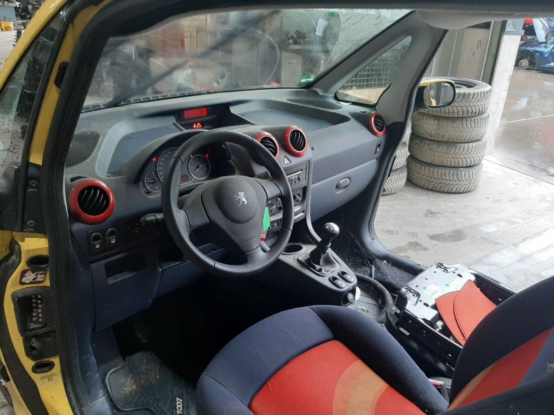 Peugeot 1007 backseats