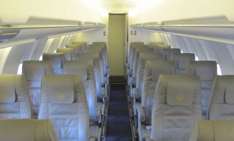 Canadair CRJ 200 самолет
