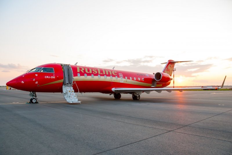 Самолёт Бомбардье CRJ-100/200