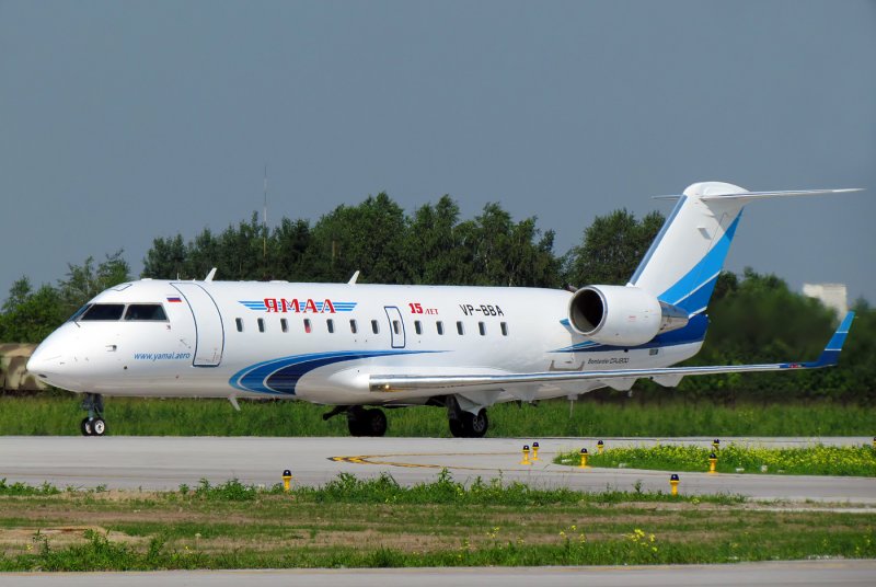 CRJ 200 самолет Ямал