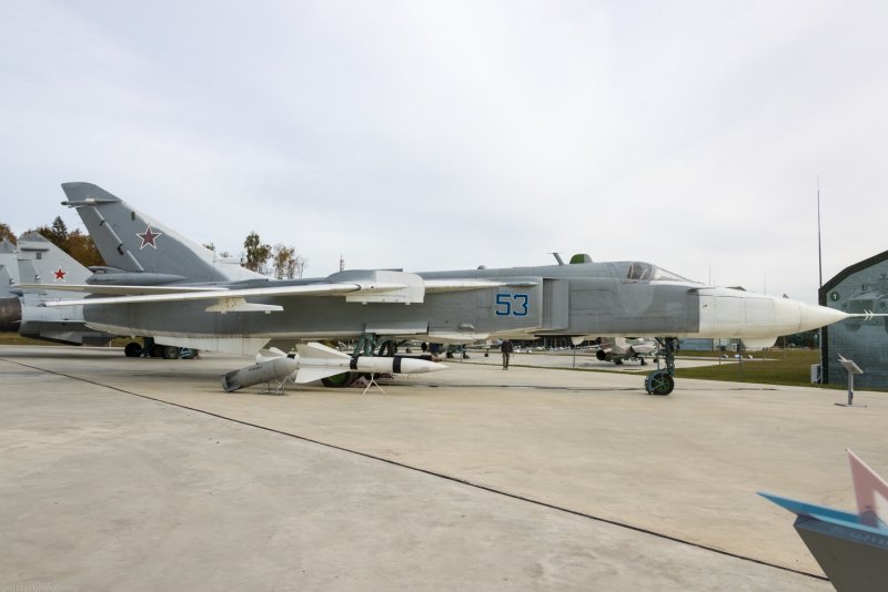 Су-24 носовая стойка