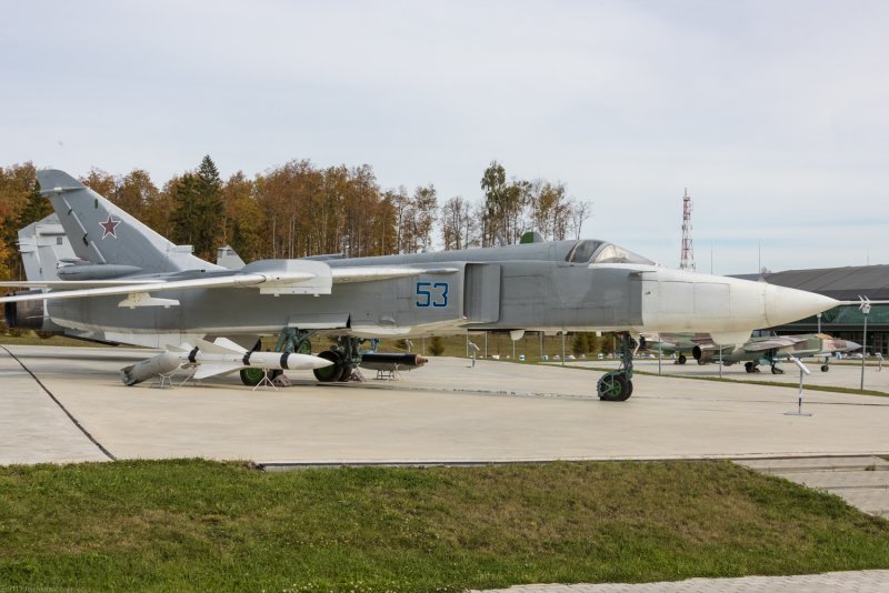 АН-26 на Кубинке