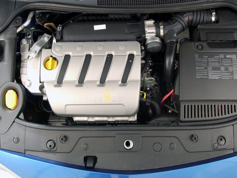 Renault Megane 2 под капотом