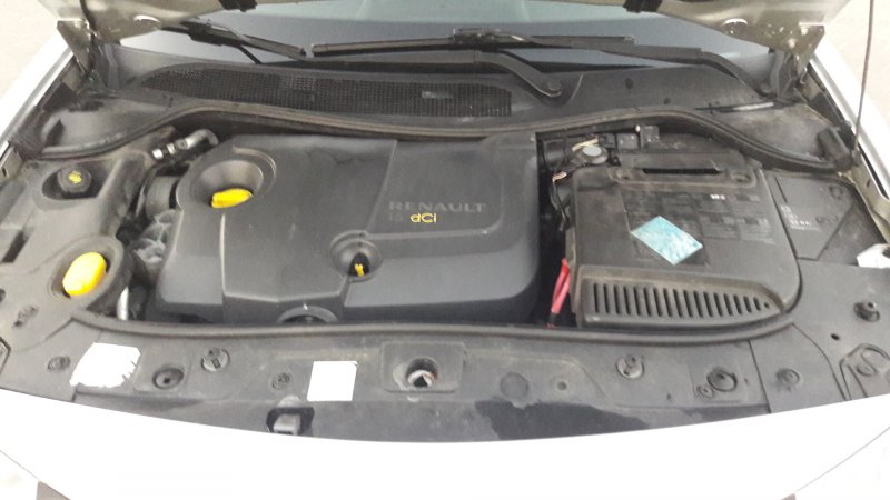 Renault Megane 2 по капотом