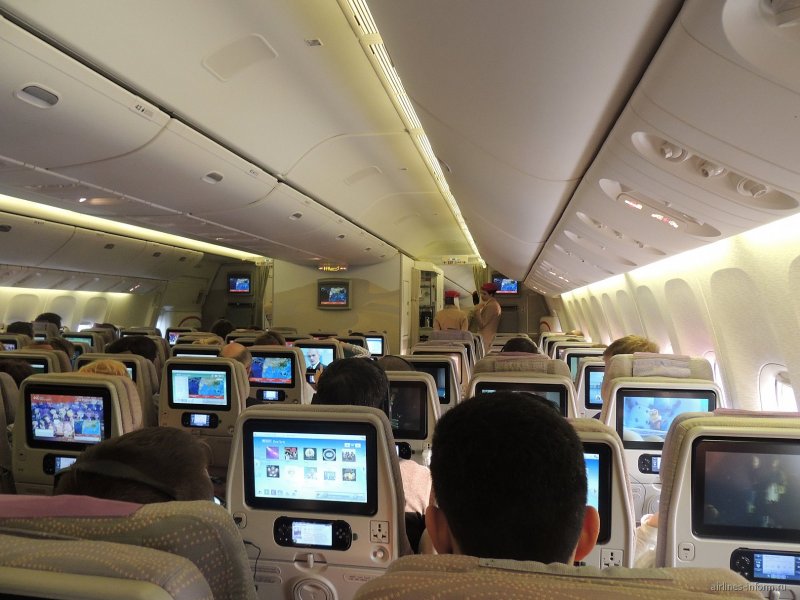 Самолет Боинг 777 салон