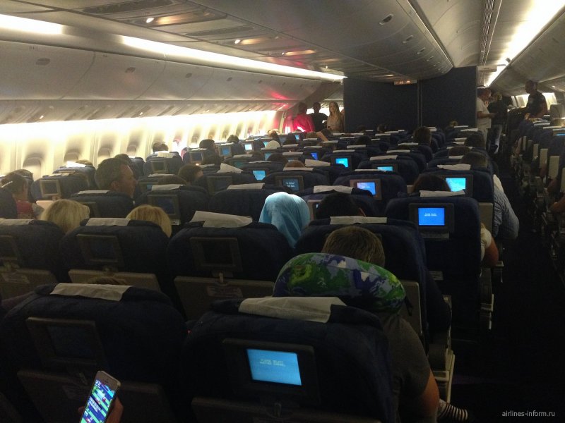 Самолёт Боинг 777-200