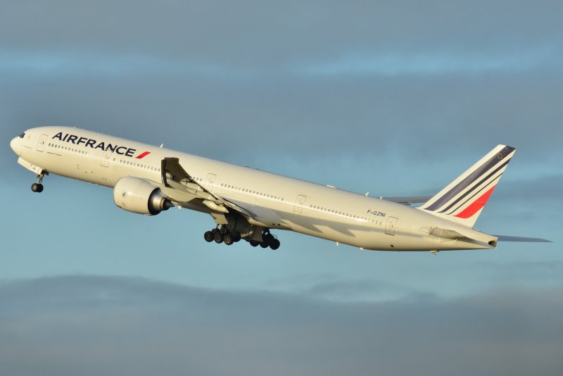 Самолет Боинг 777-300ер