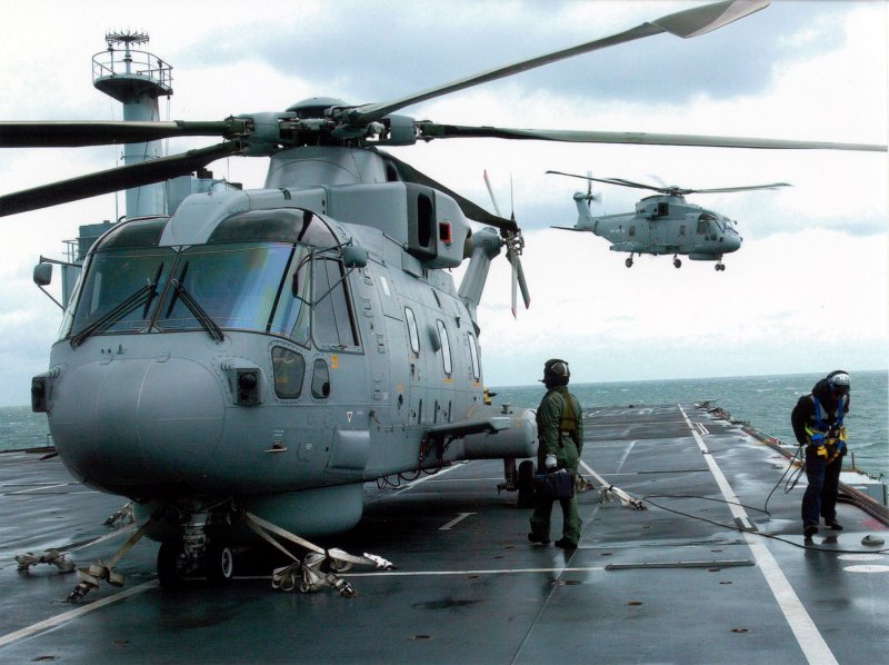 Вертолет AGUSTAWESTLAND aw101