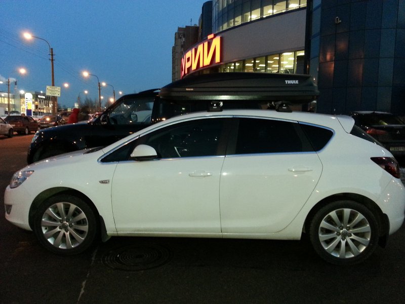 Opel Astra j универсал багажник