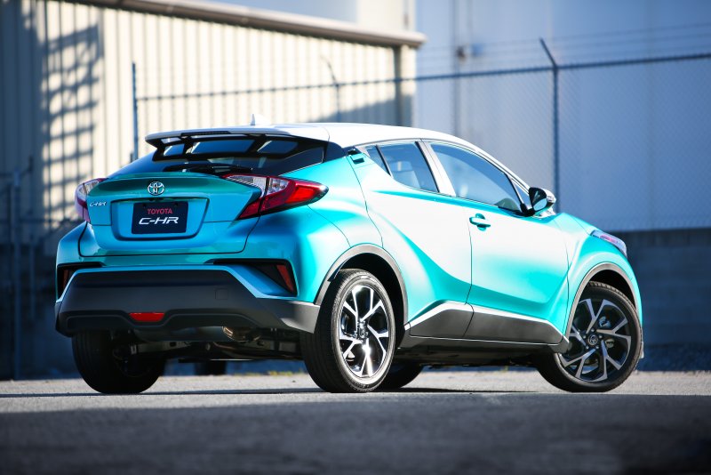Тойота c-HR 2019
