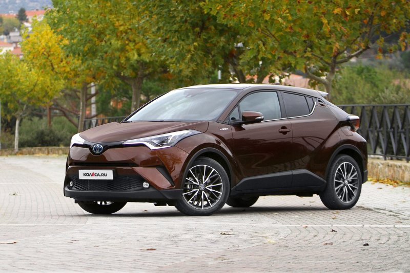 Новая модель Тойоты c-HR