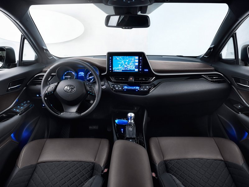 Toyota c-HR 2017 салон