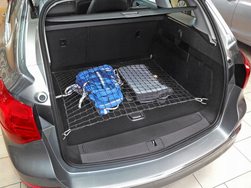 Opel Astra j седан багажник