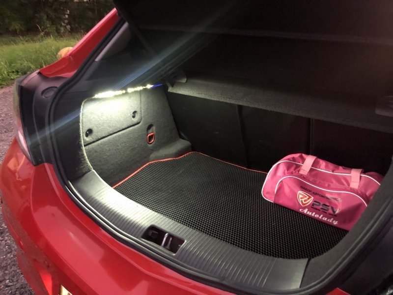Opel Astra h GTC багажник