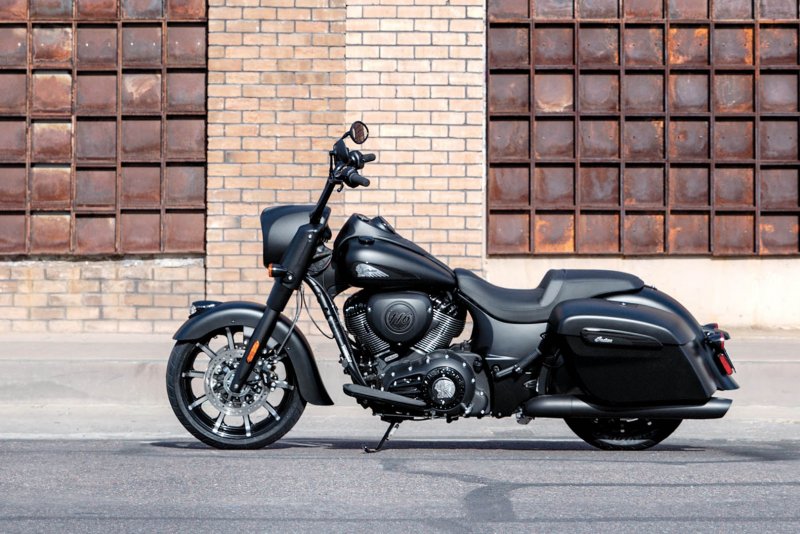 Indian Springfield Dark Horse 2020