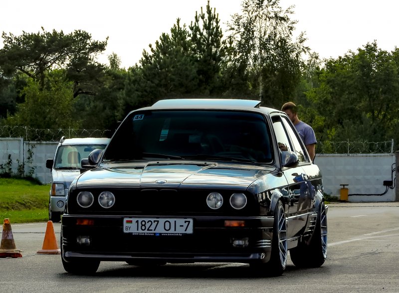 БМВ е30 320i