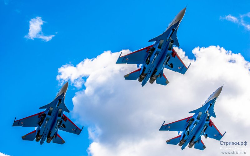 Военный самолет Стриж