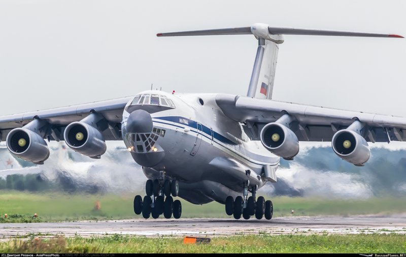 Самолет МЧС АН-74п