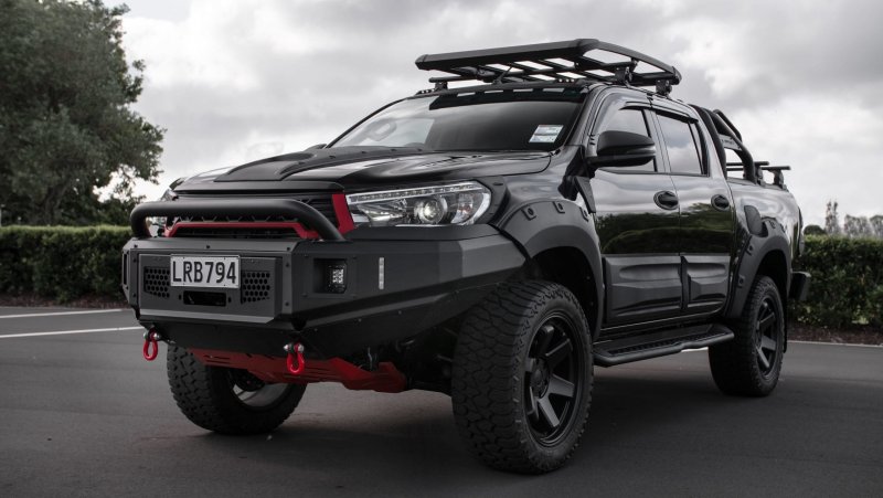 Hilux Black Onyx кунг