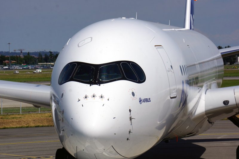 Airbus a350 спереди