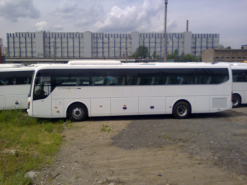 Hyundai Universe 1/50