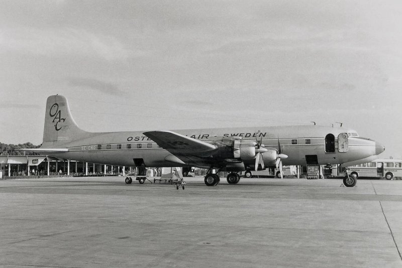 Douglas DC-3