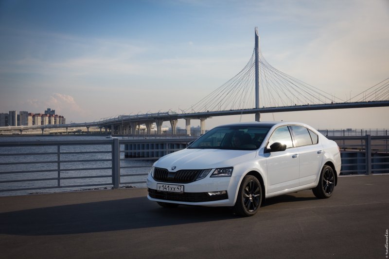 Skoda Octavia a7 FL Black Edition синяя