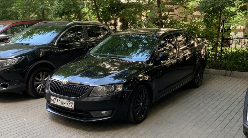 Skoda Octavia a8 черный перламутр