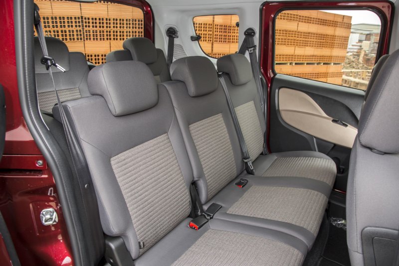 Fiat Doblo Panorama 2021 салон