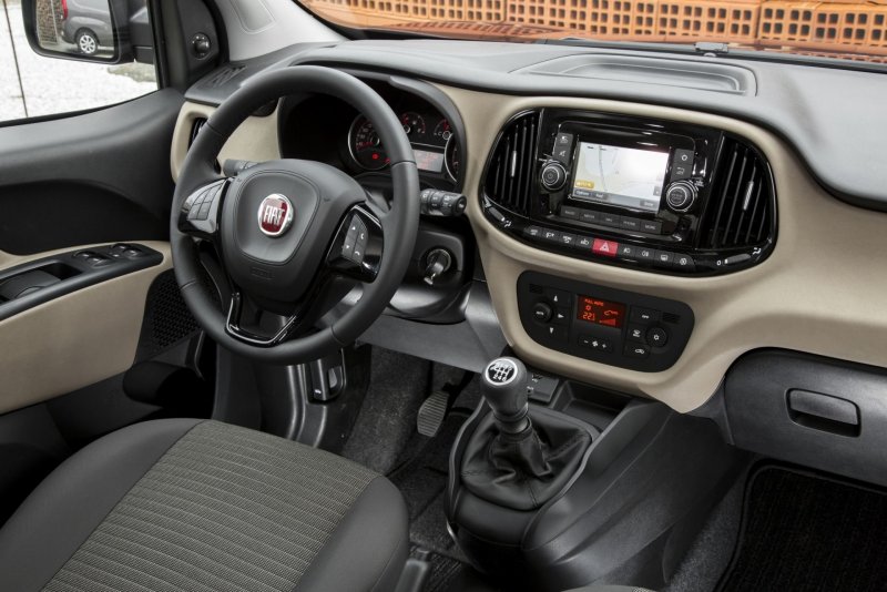 Fiat Doblo Panorama 2019 салон