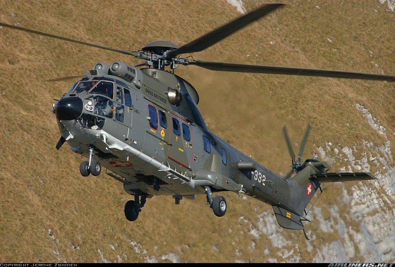 H-215 vertolet 332