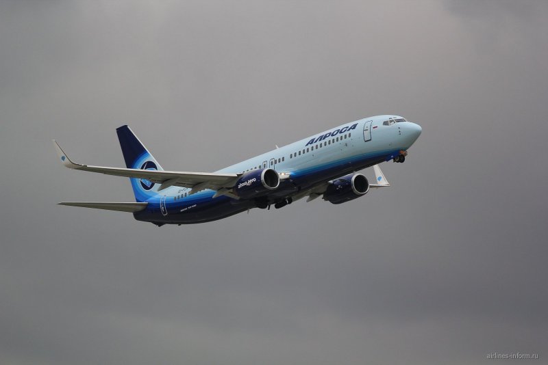 Боинг 737 АЛРОСА