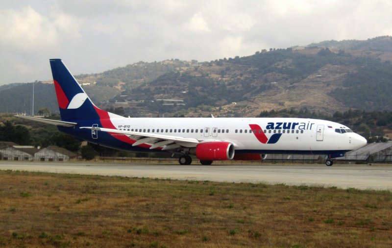 737 Азур Эйр