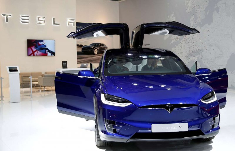 Электромобиль Tesla model x