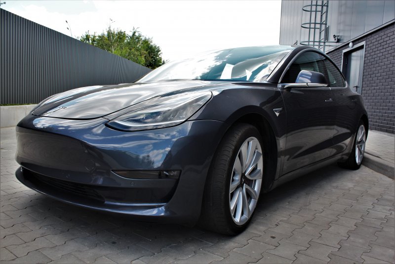 Тесла модель 3 Dual Motor