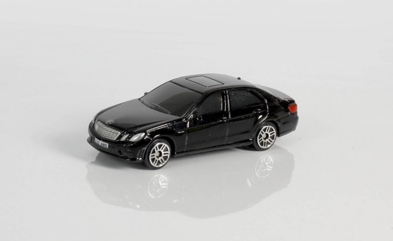 RMZ City Mercedes Benz e63 AMG