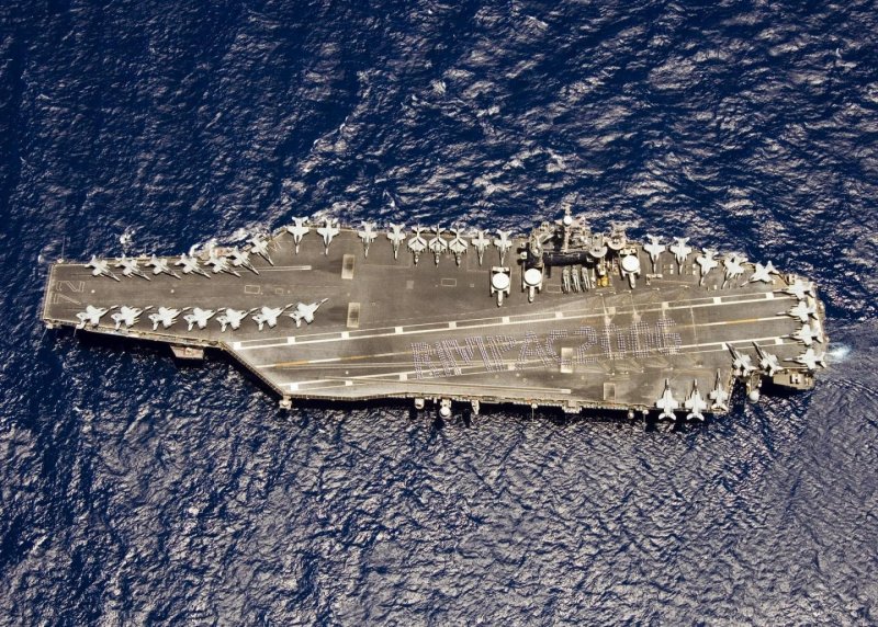 CVN-72 «Авраам Линкольн»