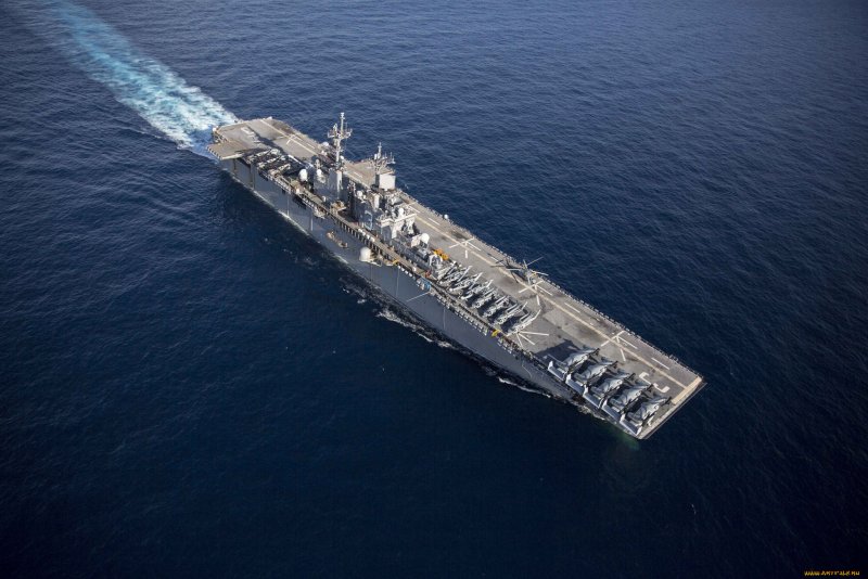 УДК Kearsarge (LHD-3)