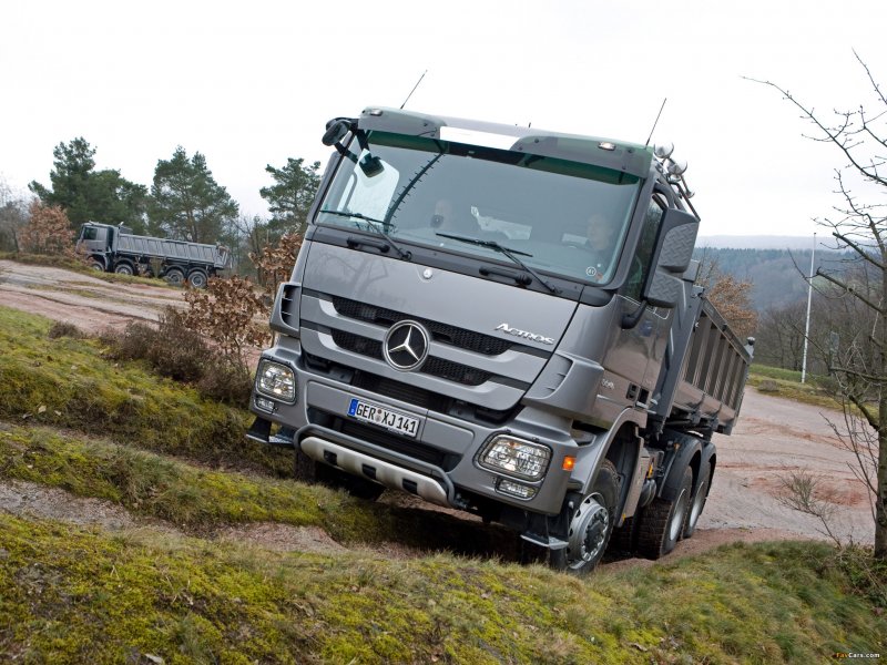 Мерседес Actros 3346