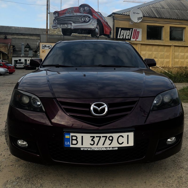 Мазда 3 2010 года седан черная